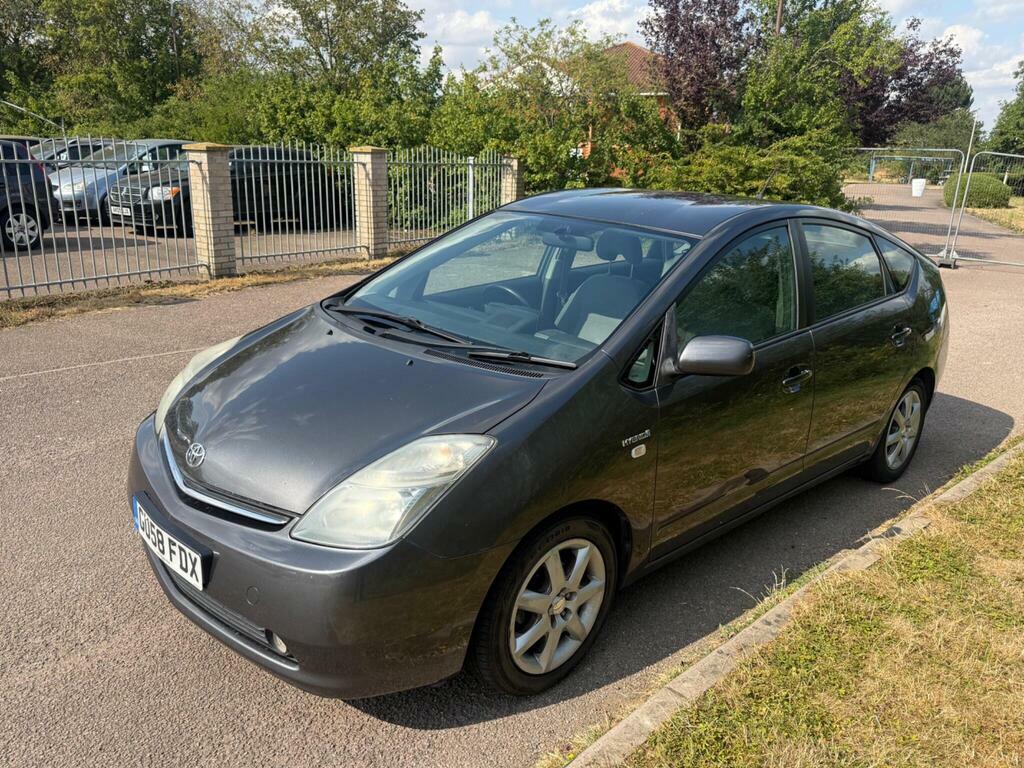 Toyota Prius 1.5 T Spirit Cvt Grey #3