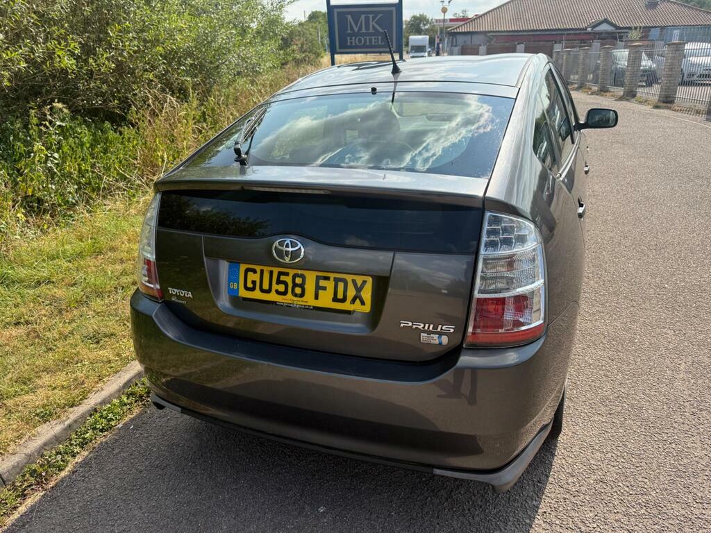 Toyota Prius 1.5 T Spirit Cvt Grey #6