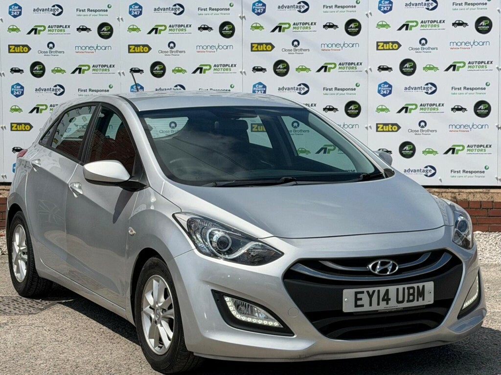 Hyundai I30 1.6 Sport Hatchback Euro 5 120 White #24