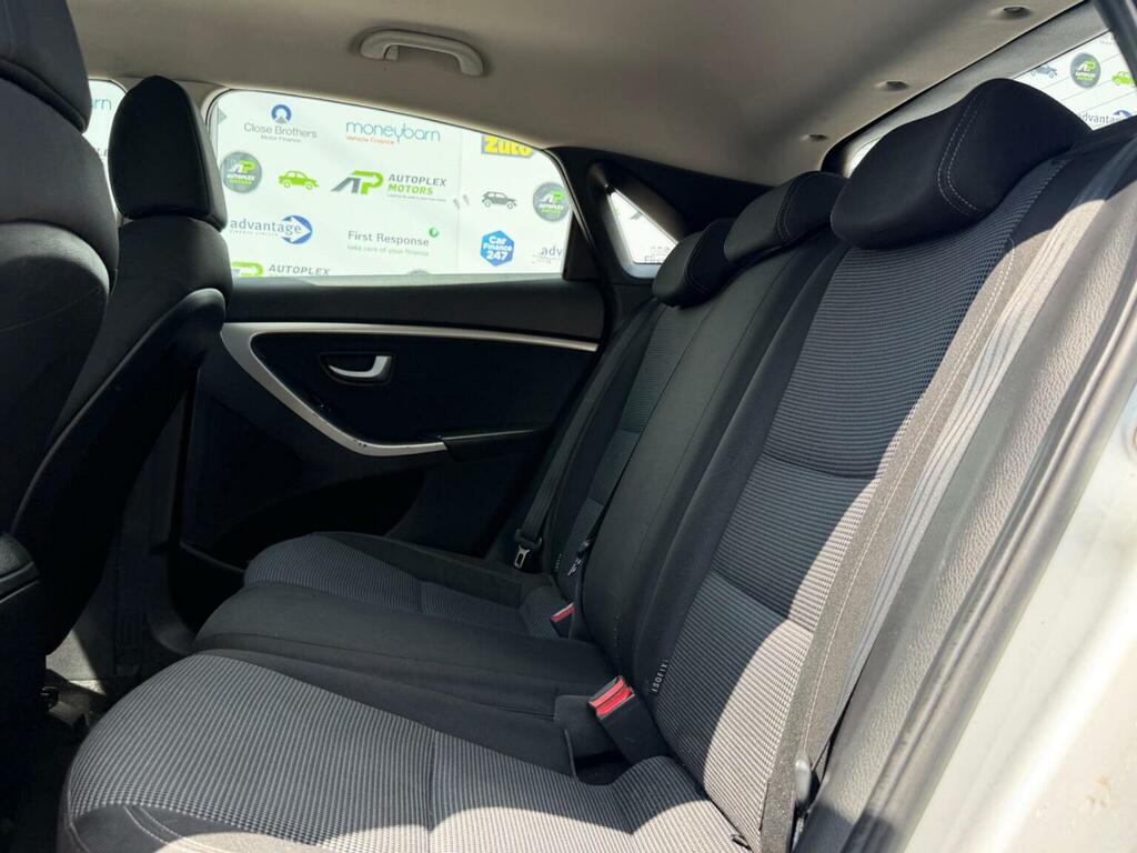 Hyundai I30 1.6 Sport Hatchback Euro 5 120 White #15