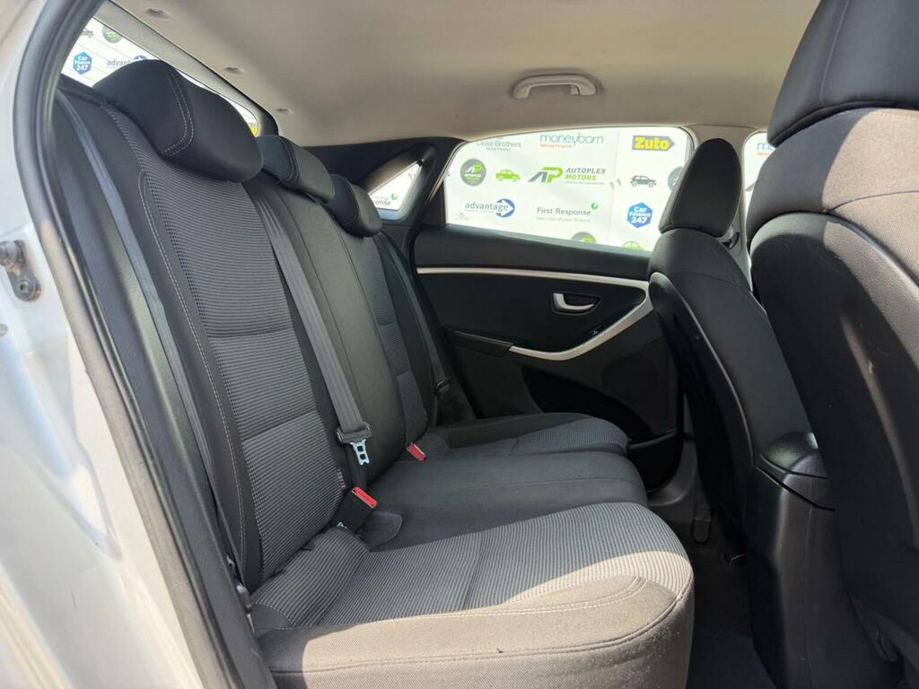 Hyundai I30 1.6 Sport Hatchback Euro 5 120 White #14