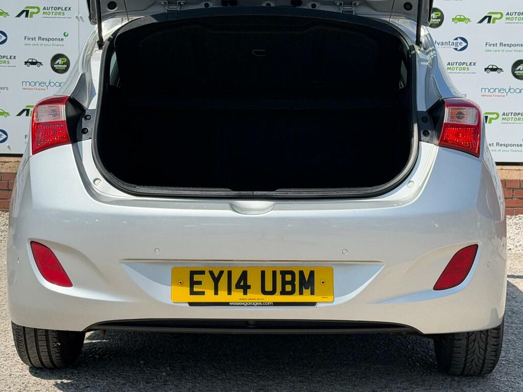 Hyundai I30 1.6 Sport Hatchback Euro 5 120 White #8