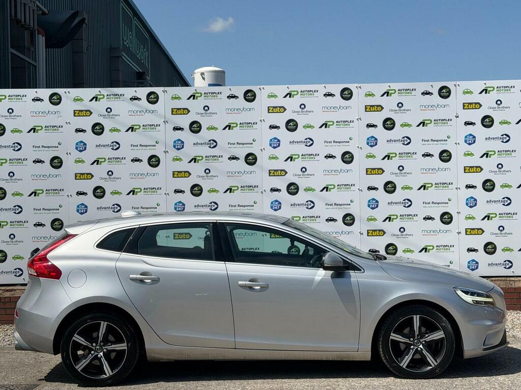 Volvo V40 Hatchback 2.0 D2 R-design Euro 6 Ss 20166 FY66YGP Silver #5