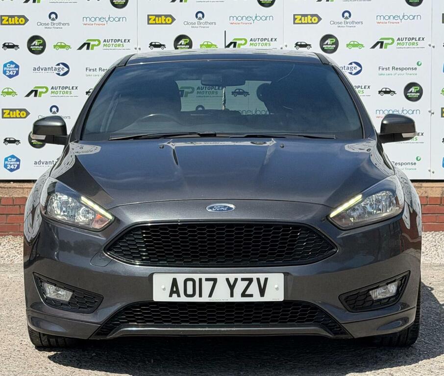 Ford Focus Hatchback 1.5 Tdci St-line Euro 6 Ss 2017 AO17YZV Grey #3