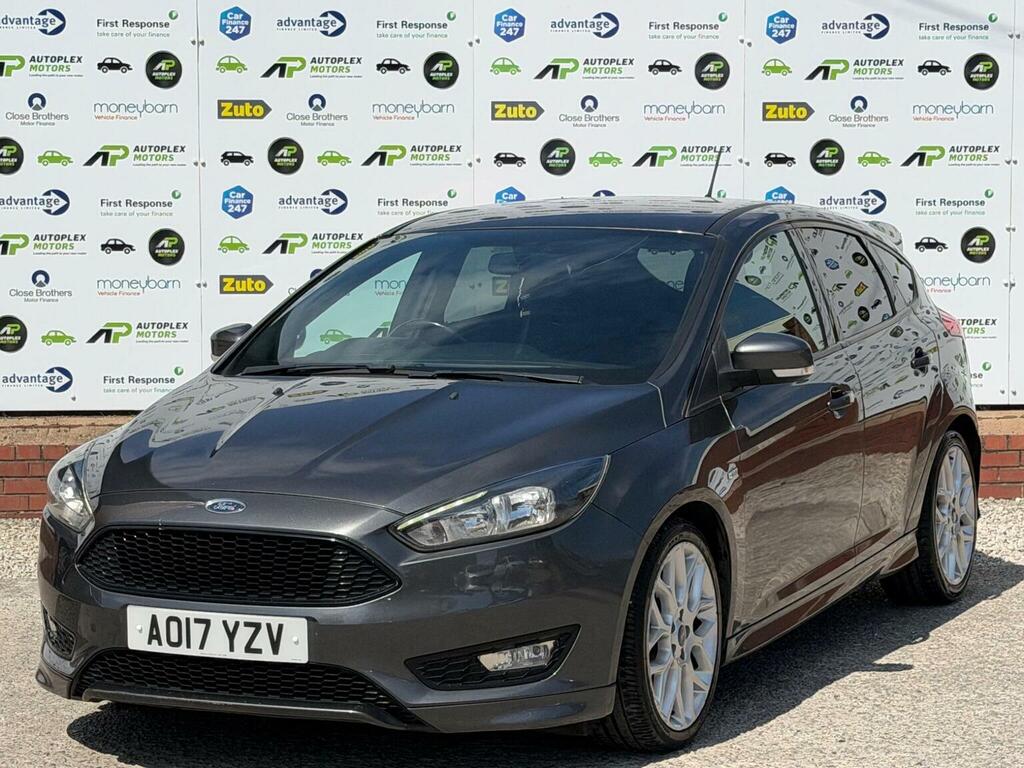 Ford Focus Hatchback 1.5 Tdci St-line Euro 6 Ss 2017 AO17YZV Grey #2