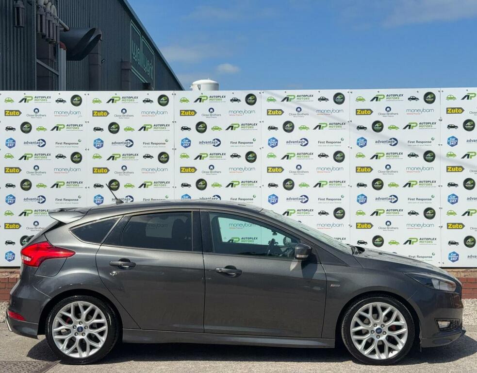 Ford Focus Hatchback 1.5 Tdci St-line Euro 6 Ss 2017 AO17YZV Grey #6