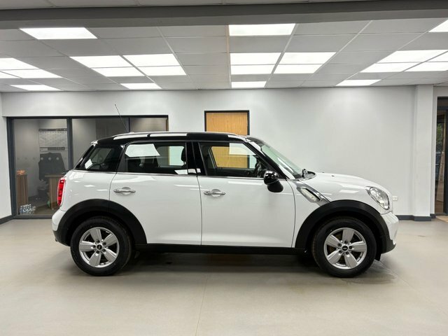 Mini Countryman 1.6 Cooper Suv Euro 6 Ss 122 White #3