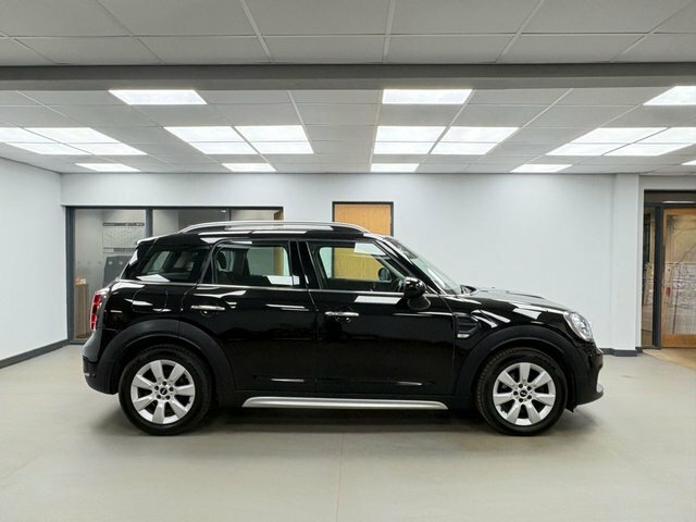 Mini Countryman 2.0 Cooper D Suv Euro 6 Ss 150 Black #3