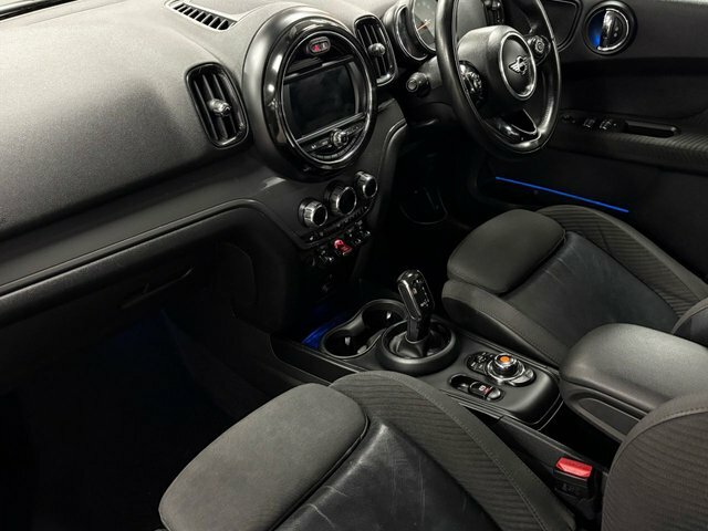 Mini Countryman Cooper Red #10