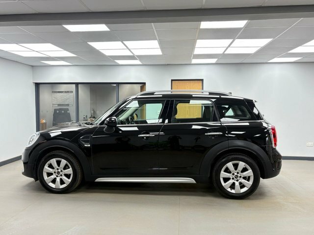 Mini Countryman 2.0 Cooper D Suv Euro 6 Ss 150 Black #4