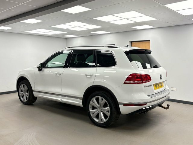 Volkswagen Touareg 3.0 Tdi V6 Bluemotion Tech R-line Suv T White #6