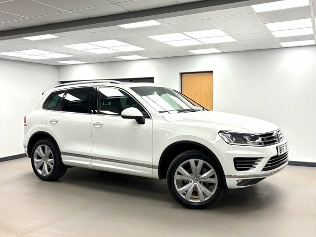 Volkswagen Touareg 3.0 Tdi V6 Bluemotion Tech R-line Suv T White #2