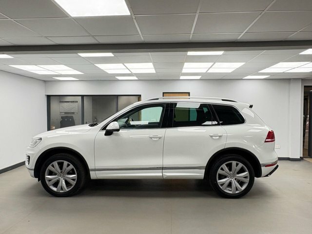 Volkswagen Touareg 3.0 Tdi V6 Bluemotion Tech R-line Suv T White #4