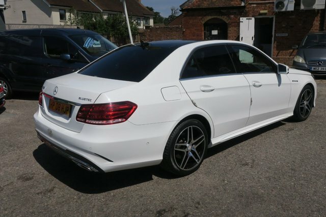 Mercedes-Benz E Class 2013 3.0 E350 V6 Bluetec Amg Sport Saloon Dies White #2