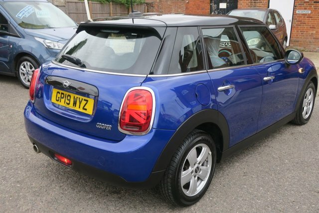 Mini Hatch 2019 1.5 Cooper Classic Hatchback Stept Blue #2