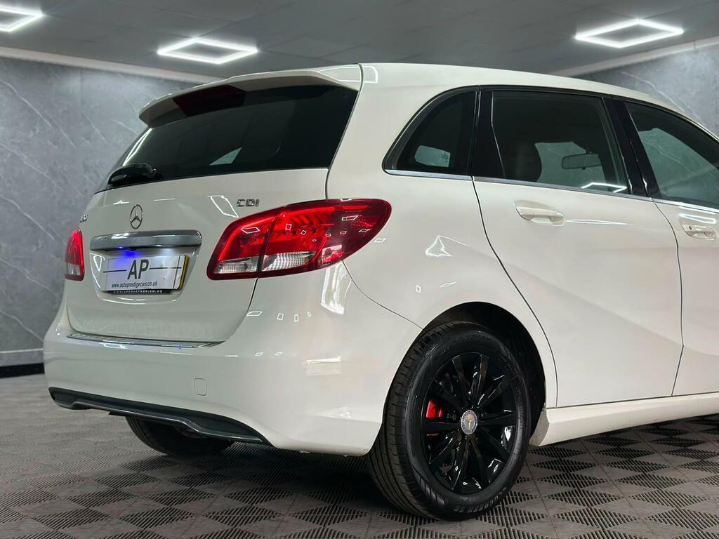 Mercedes-Benz B Class 1.5 B180 Cdi Se Euro 6 Ss White #3