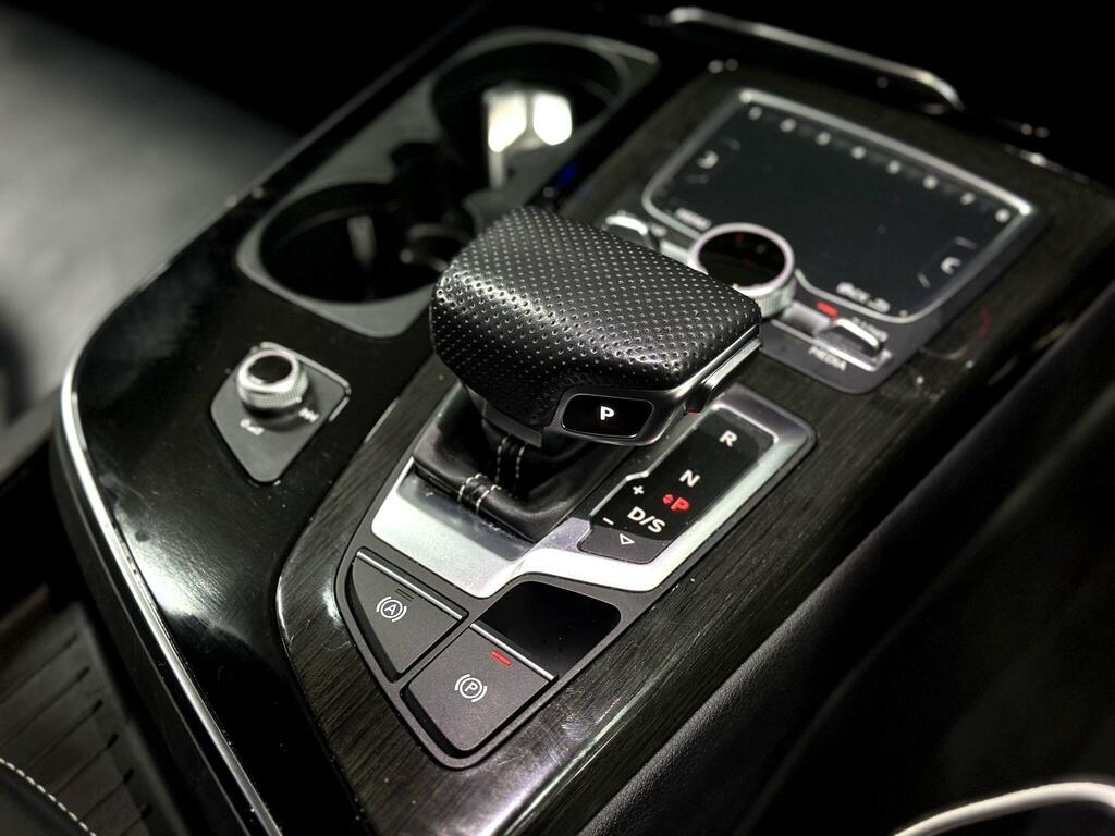 Audi Q7  Black #33