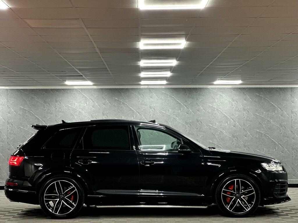 Audi Q7  Black #10