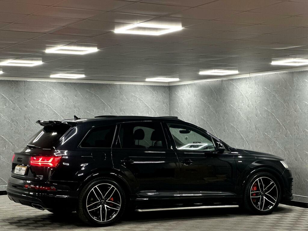 Audi Q7  Black #11