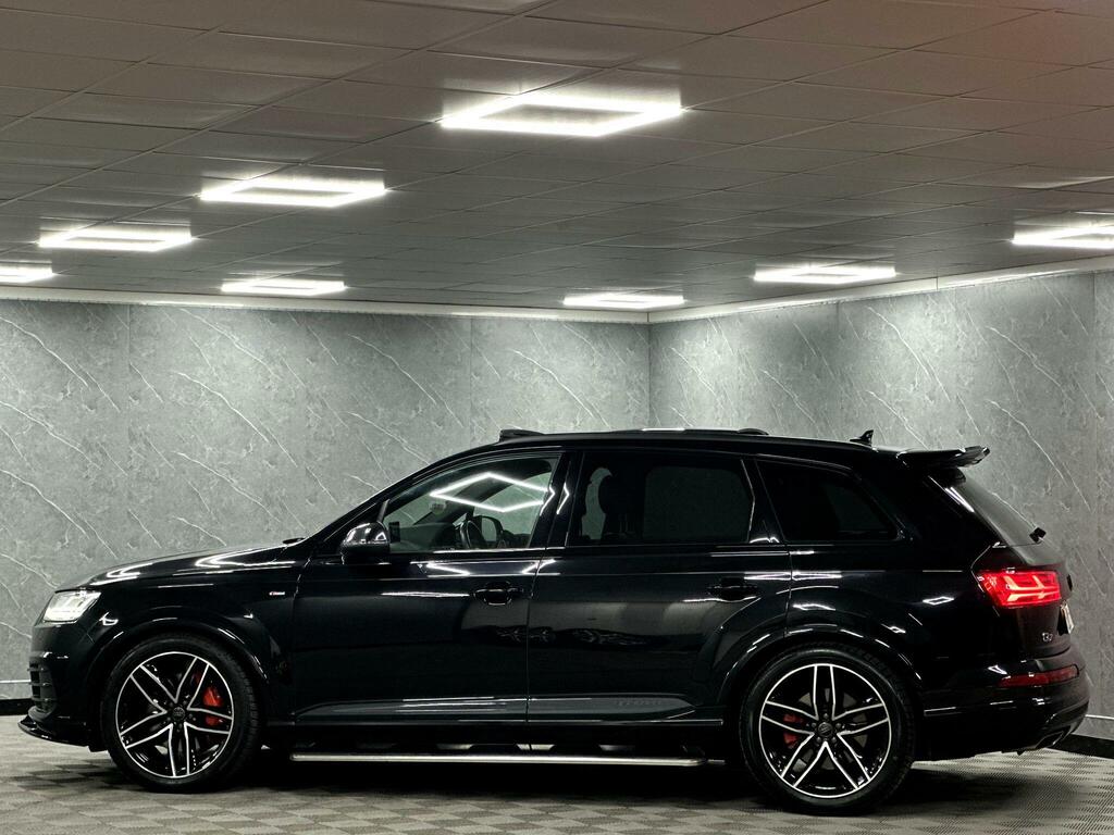 Audi Q7  Black #23