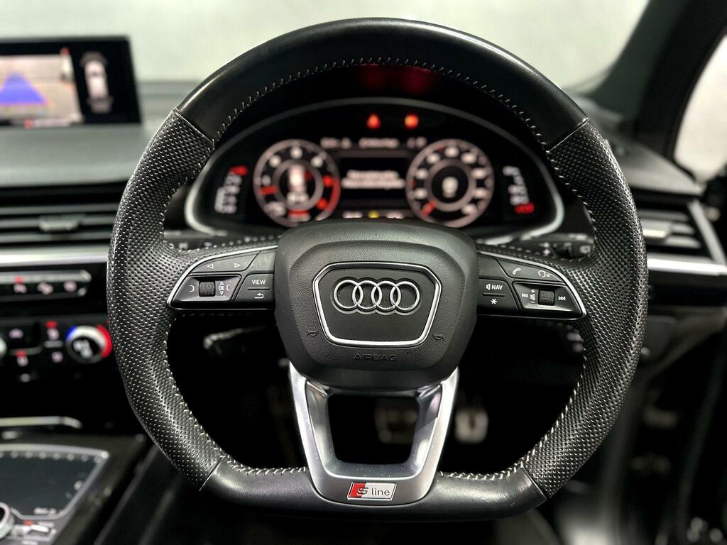 Audi Q7  Black #31