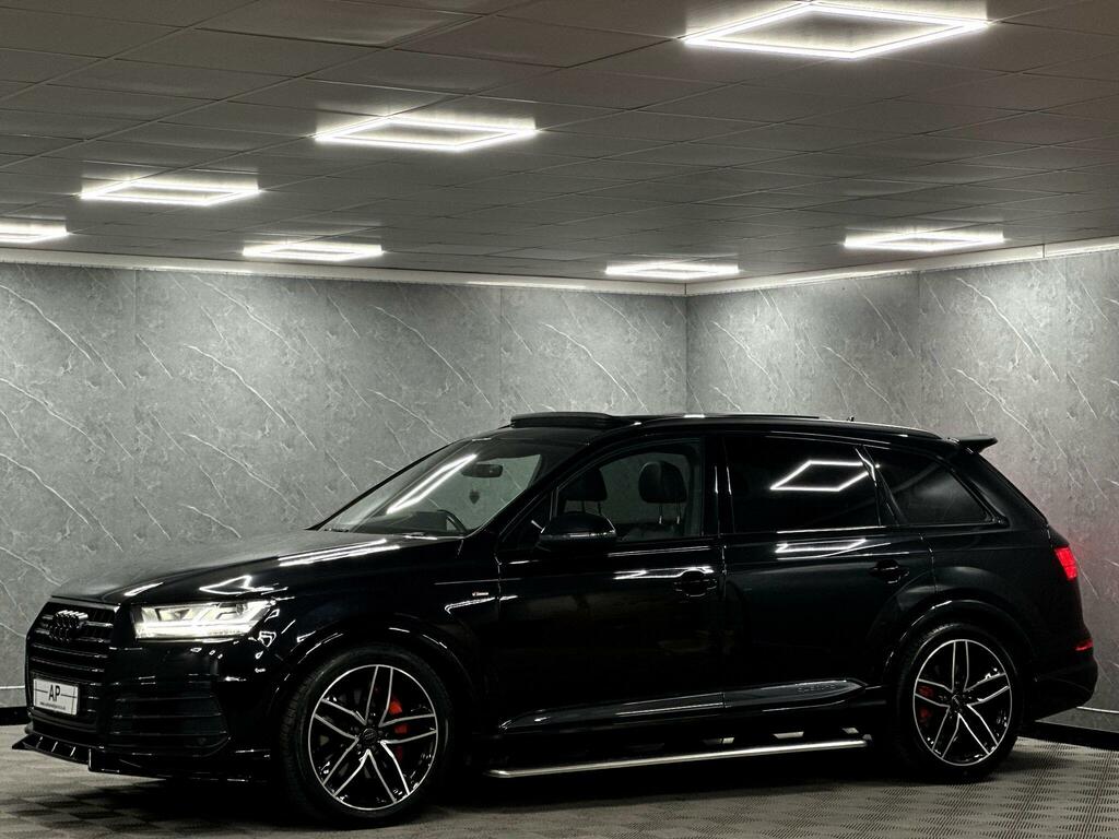 Audi Q7  Black #25