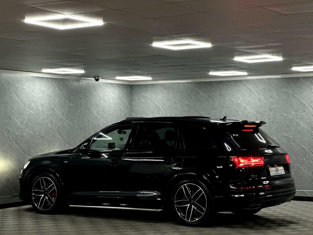 Audi Q7  Black #27