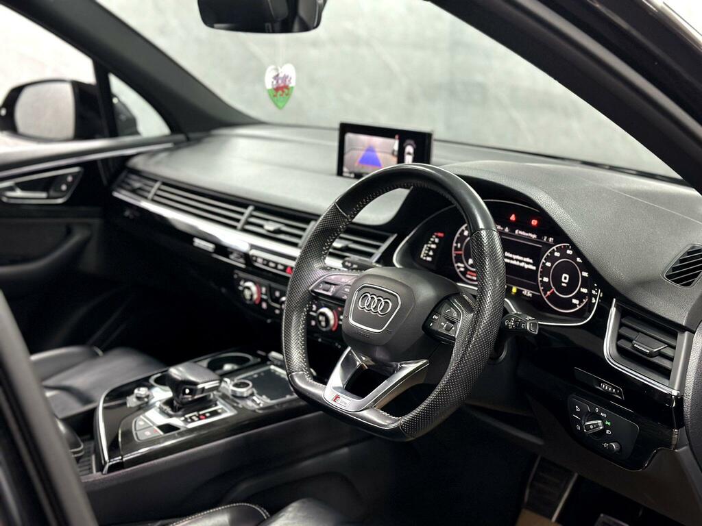 Audi Q7  Black #28