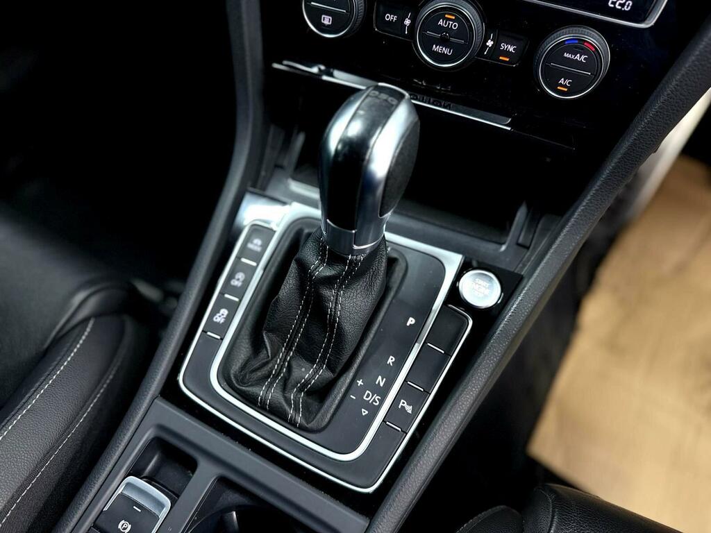 Volkswagen Golf Golf R Blue #30