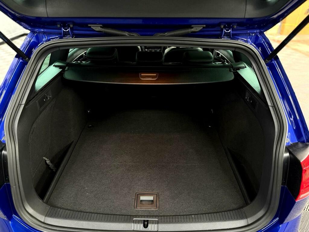Volkswagen Golf Golf R Blue #42