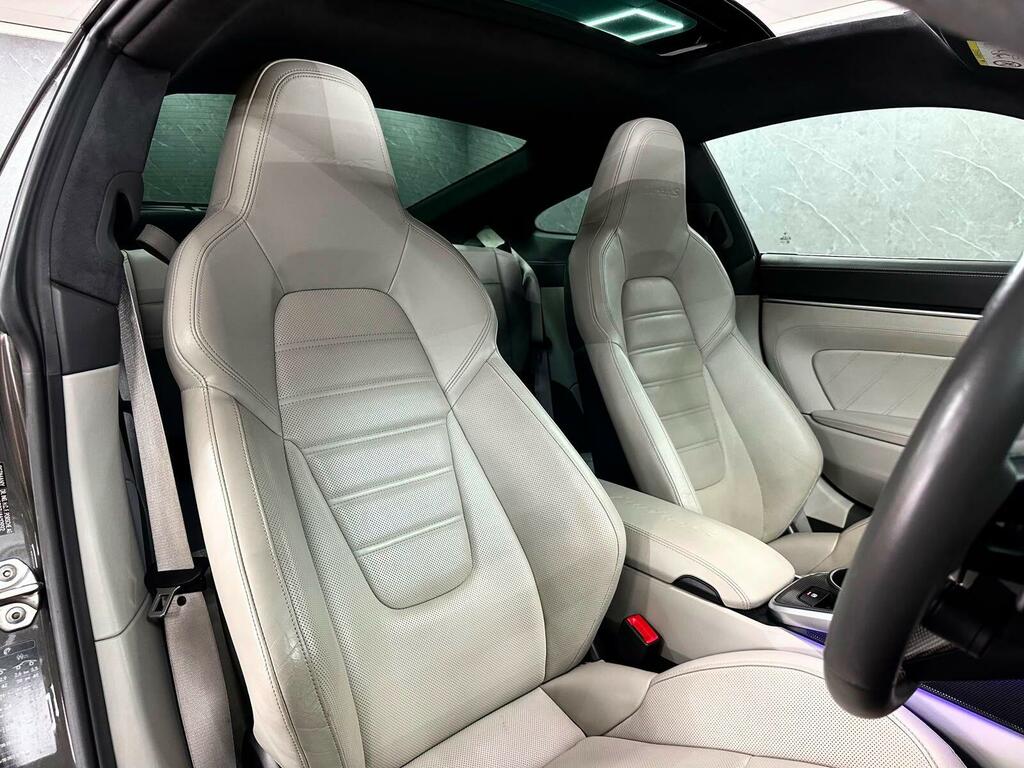 Porsche 911 992 Carrera 4S Silver #17