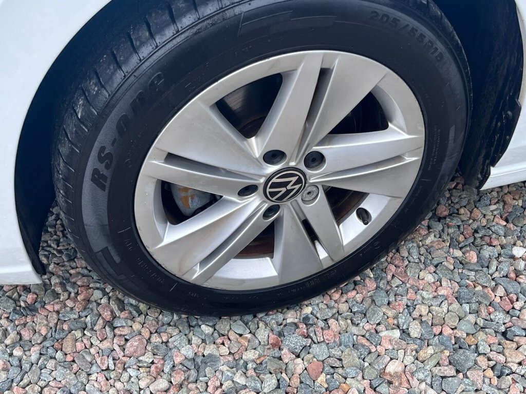 Volkswagen Golf 1L Life White #2