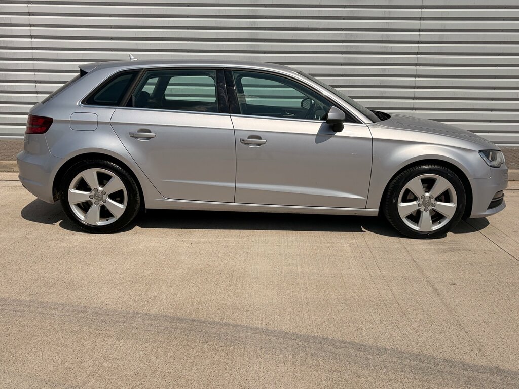 Audi A3 1.4 Tfsi Cod Sport Sportback Eur DK65YFF Silver #2