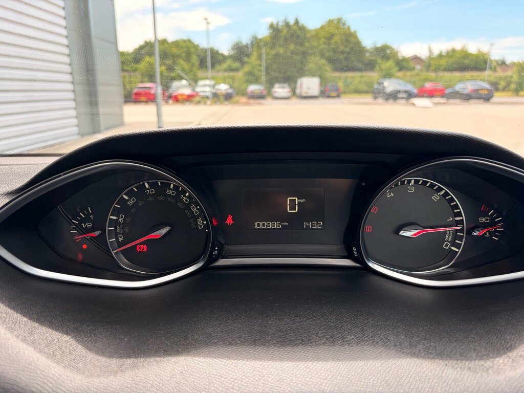 Peugeot 308 SW 2015 1.6 Blue Hdi Sw Active,2015,88mpg,bluetooth.d Red #24