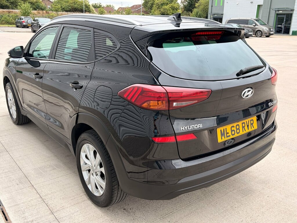 Hyundai Tucson 1.6 Gdi Blue Drive Se Nav Suv Eu ML68RVR Black #5