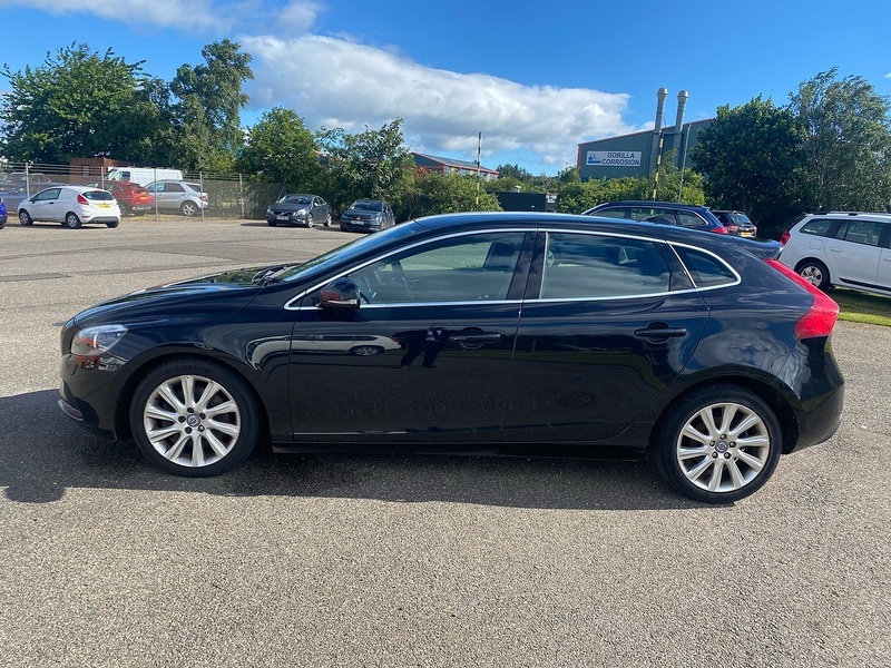 Volvo V40 D3 Se Lux Nav Black #4
