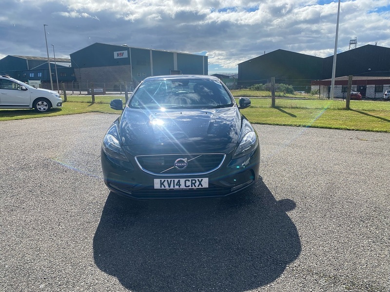 Volvo V40 D3 Se Lux Nav Black #2