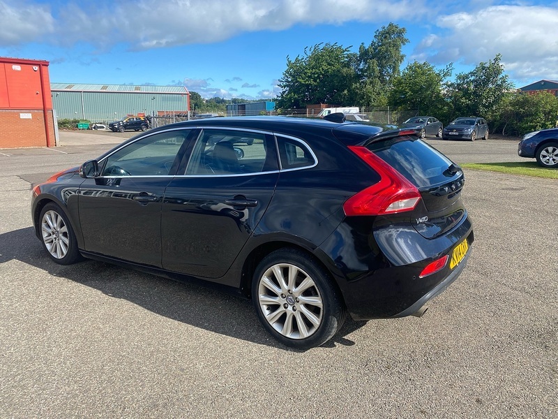Volvo V40 D3 Se Lux Nav Black #5