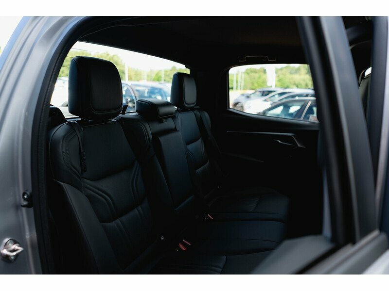 Isuzu D-Max V-cross Dcb N89 #23