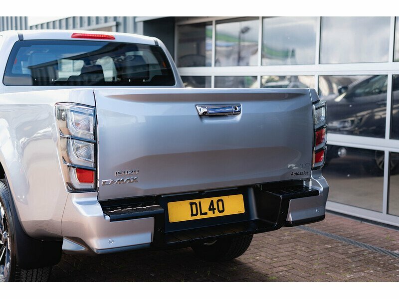 Isuzu D-Max V-cross Dcb N89 #14