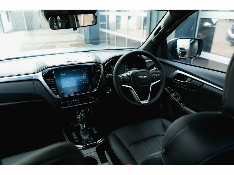 Isuzu D-Max V-cross Dcb N89 #27