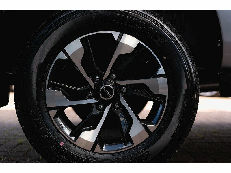 Isuzu D-Max V-cross Dcb N89 #16