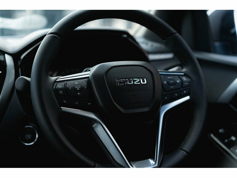 Isuzu D-Max V-cross Dcb N89 #31