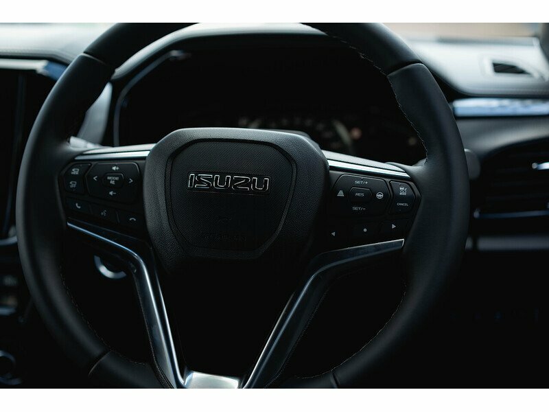 Isuzu D-Max V-cross Dcb N89 #34