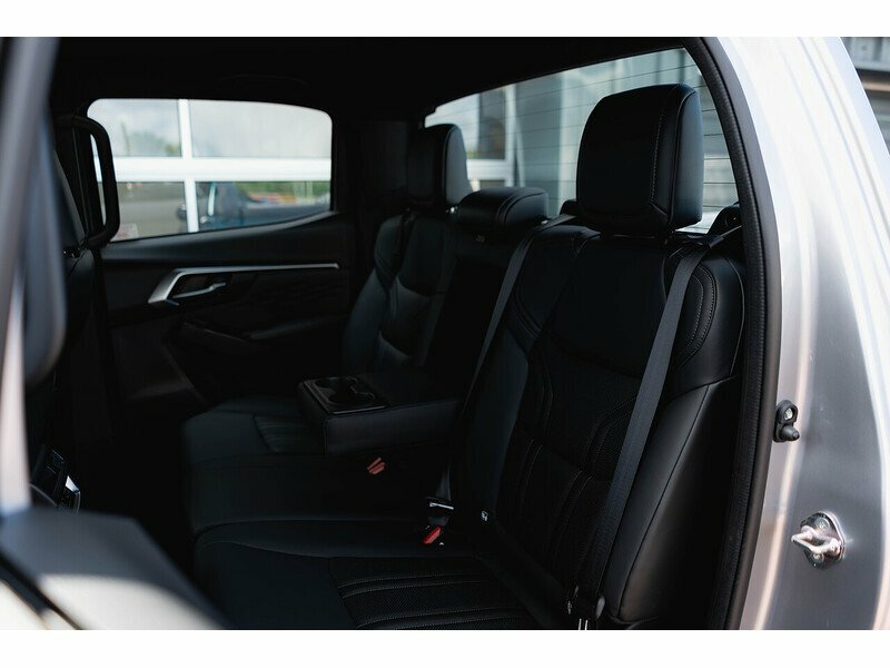 Isuzu D-Max V-cross Dcb N89 #24