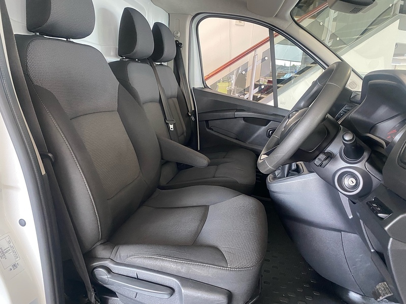 Renault Trafic Dci Blue Ll30 Business White #3