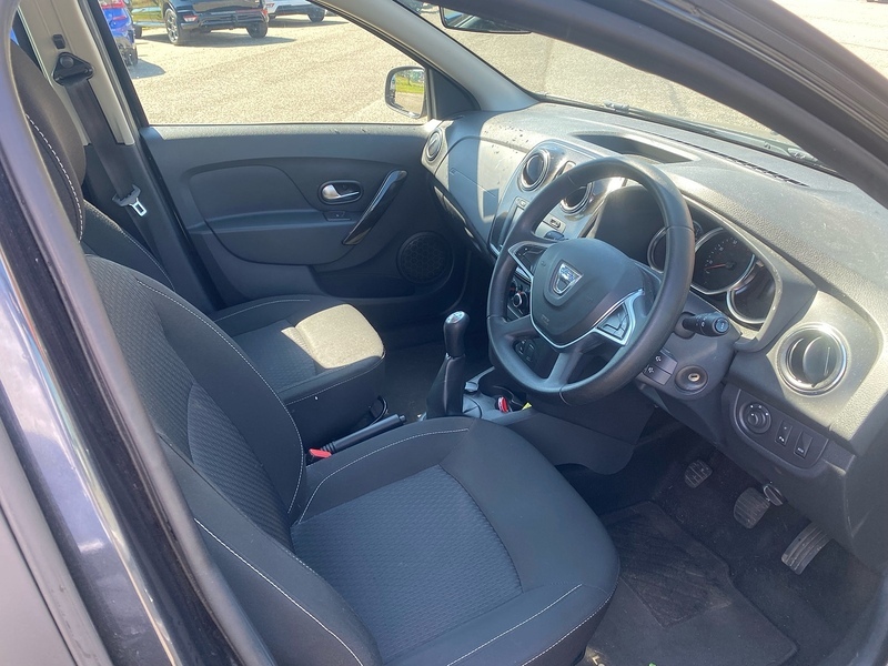 Dacia Logan 2018 1.0 Sce Ambiance Estate Eur Red #11