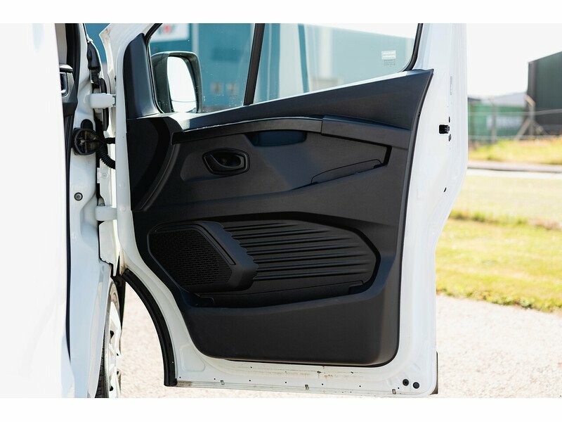 Renault Trafic Trafic Sl28 Business Blue Dci White #17