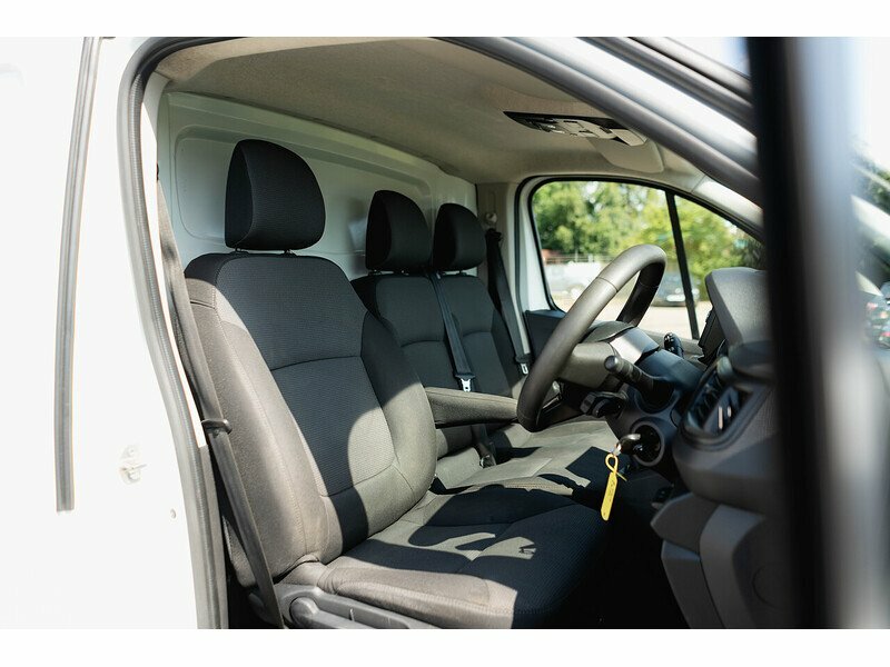 Renault Trafic Dci Blue Ll30 Business White #2