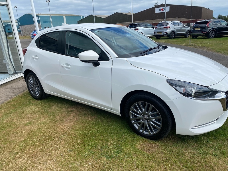 Mazda 2 Skyactiv-g Gt Sport White #4